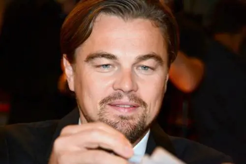 Cappuccio e scorta: Leonardo Di Caprio visita in incognito gli scavi di Ercolano