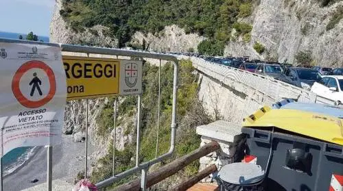 Bimbo colpito da cassonetto. Preso 17enne: "Ero ubriaco"