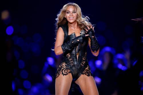 Beyoncé vende le ricette della sua dieta ma è polemica