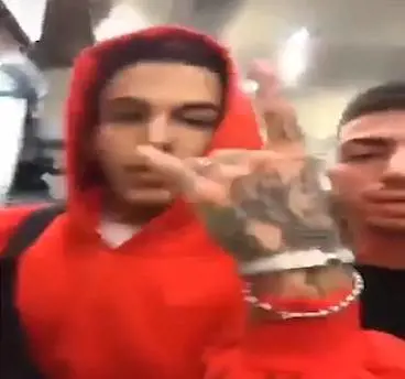 Il ragazzo dello spray con Sfera Ebbasta la notte di Corinaldo