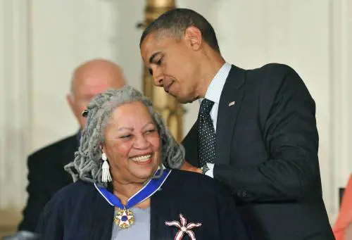 Obama rischia di cacciare migliaia di afroamericani da Chicago