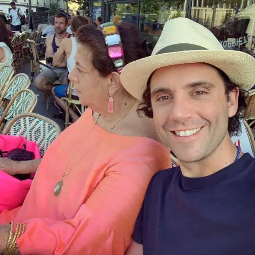 Mika, relax nel mare dell'Argentario insieme al fidanzato