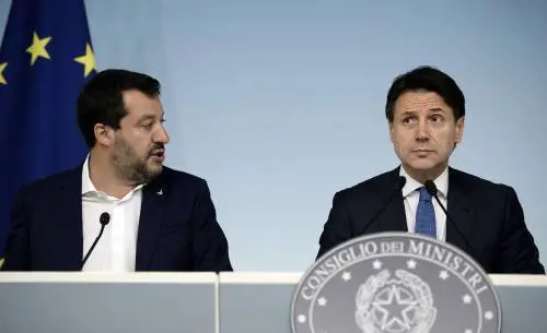 Crisi di governo, la Lega presenta in Senato la mozione di sfiducia a Conte