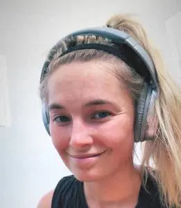 Modella licenziata perché ingrassata di un cm sui fianchi