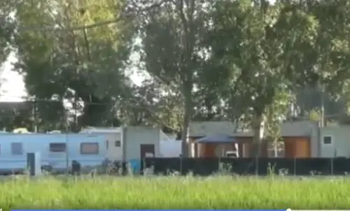 Milano, quel campo rom del Comune dove nessuno paga le bollette