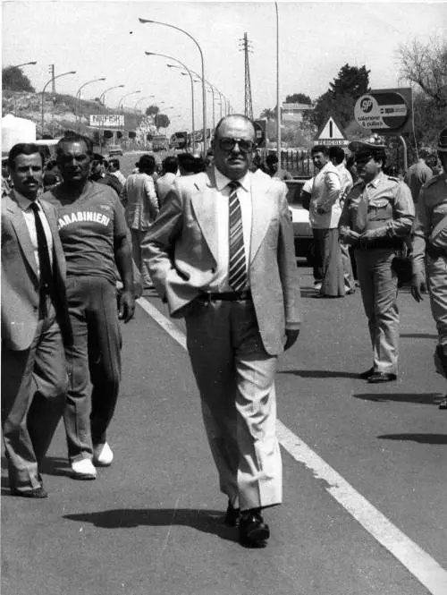 L'ultima estate calda del generalissimo lasciato solo da tutti