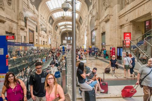 Partenze per le Vacanze. Esodo estivo in Stazione Centrale di Milano 