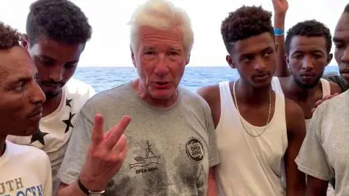 Richard Gere ci fa (ancora) la predica: "Su Open Arms ci sono angeli"