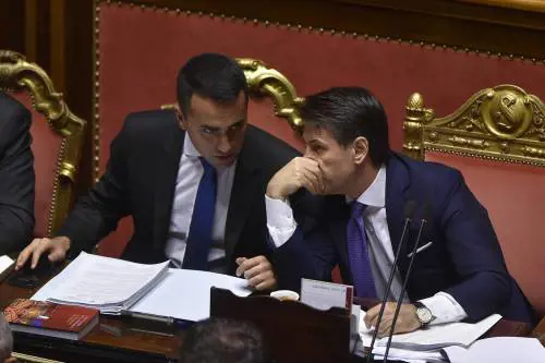 Il M5s cerca l'inciucio col Pd per non andare a elezioni