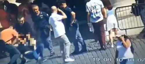 "Allah Akbar" e prova a darsi fuoco: iracheno fermato in piazza San Pietro