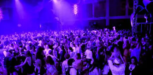 Ventenne in coma dopo un party in un attico: ha lesioni cerebrali
