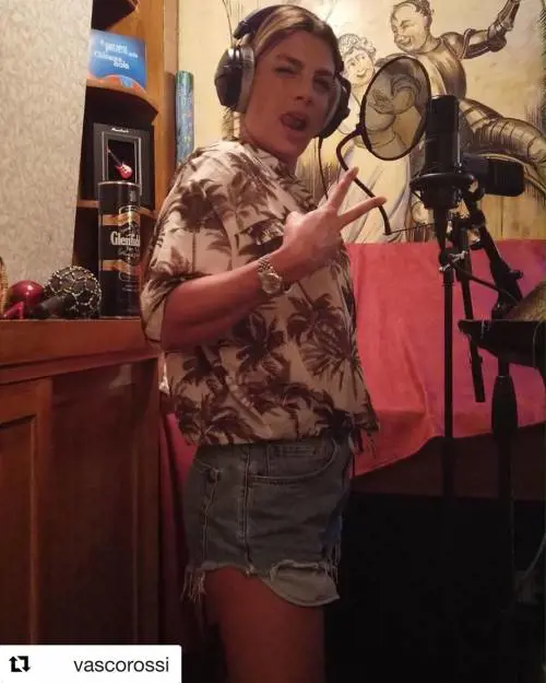 Emma Marrone commossa per il suo nuovo singolo
