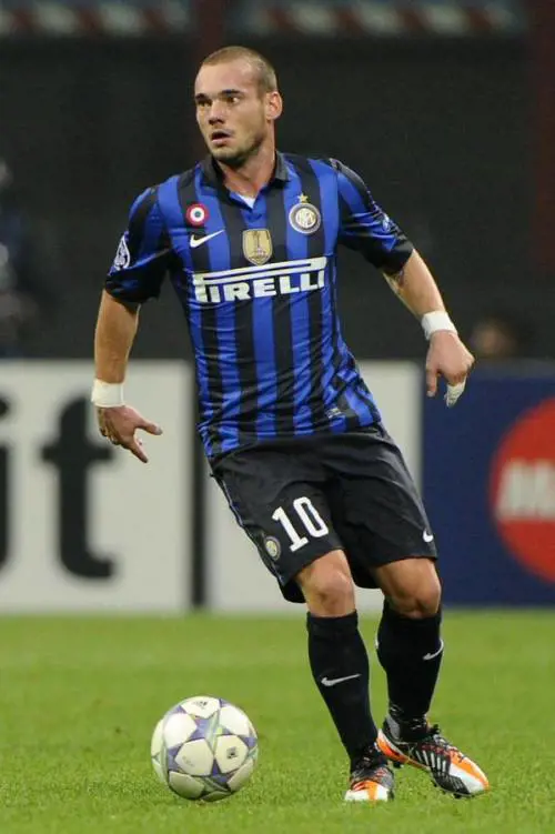 Inter, Wesley Sneijder annuncia il ritiro: vinse il Triplete con i nerazzurri