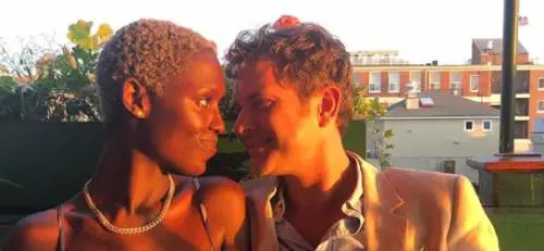 La foto che conferma la relazione fra Joshua Jackson e l’attrice Jodie Turner-Smith 
