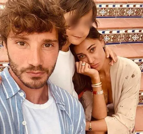 Belen e Stefano si giurano amore eterno. Figlio in arrivo? "Work in progress"
