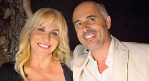 Antonella Clerici e Vittorio Garrone in vacanza in Normandia