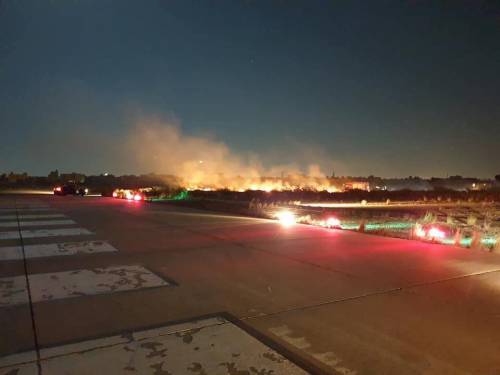 Libia, nuovi raid aerei di Haftar: colpito aeroporto di Mitiga