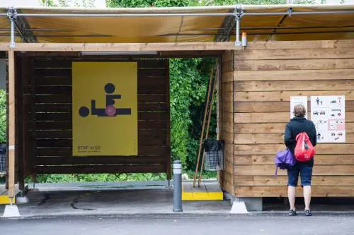 Da aeroporto nazista a casa per i rifugiati Nel cuore di Berlino ora decollerà il sesso