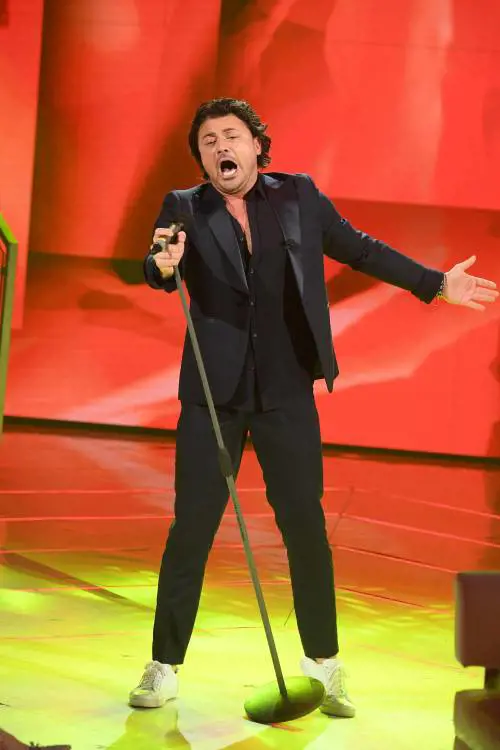 Vittorio Grigolo scaccia le accuse di molestie con il bis alla Scala
