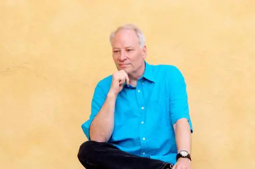 Dagli errori di ortografia all'amore per Tarzan. I segreti di Joe Lansdale in un documentario