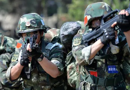 C'è un video choc dalla Cina: così attaccheranno le basi Usa