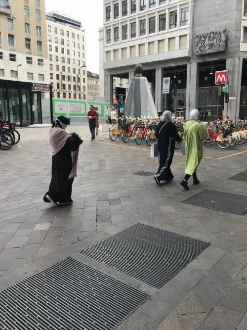 Milano mette il velo