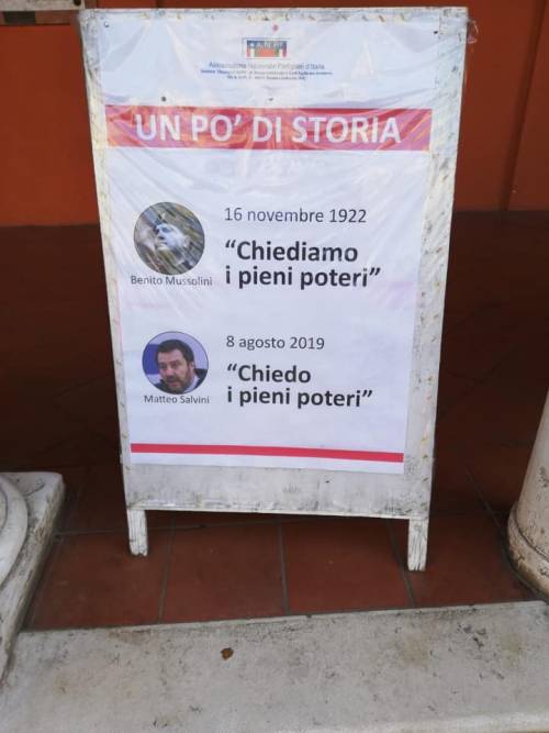 Anpi, Salvini uguale a Mussolini:polemico cartello davanti al comune