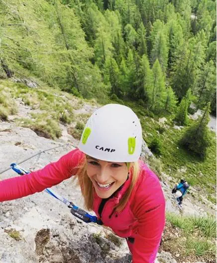 Michelle Hunziker, la foto in montagna fa arrabbiare i fan