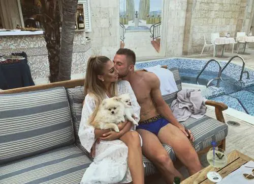 Milan e Barbora sempre più innamorati. Lady Skriniar incanta sui social