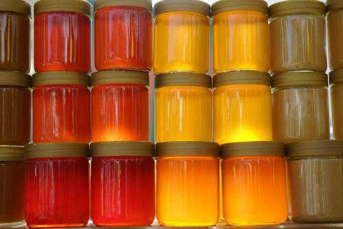 Salerno, sequestrati 7mila vasetti di miele con etichette false