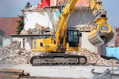 Abusivismo edilizio, 9 case su 10 restano in piedi