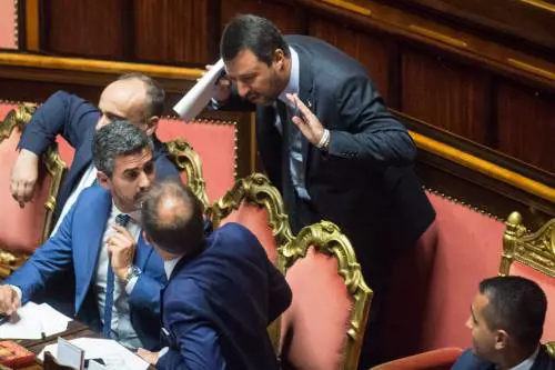 Alta tensione M5s-Lega in Aula Occupati i banchi del governo