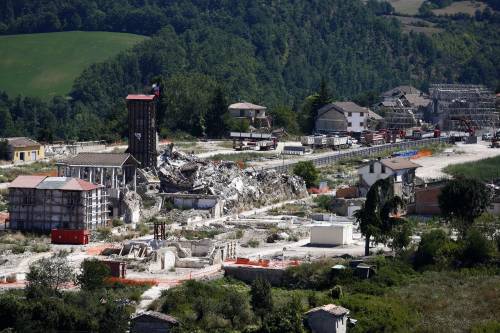 Amatrice, l’emergenza che non interessa a politici e affaristi