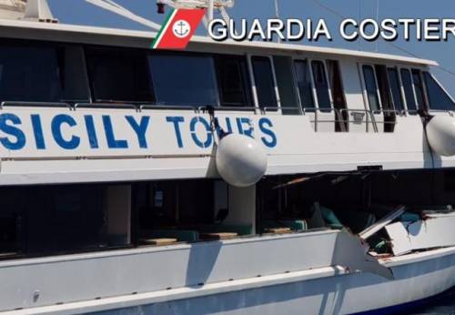 Eolie, scontro tra traghetto e yacht: cinque feriti, uno grave