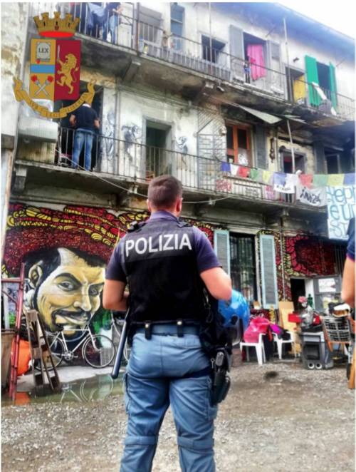 Addio "pirati", edificio sgomberato in via Cozzi