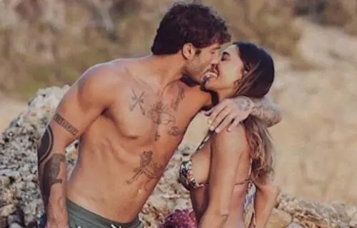 Belen Rodriguez e la battuta su Stefano De Martino: "Ho sposato un bambino"