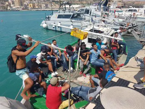 Sbarco 'fantasma' ad Agrigento. Ma stavolta i migranti vengono identificati