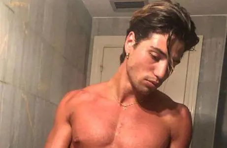 Niccolò Bettarini incanta il web: "Buon sangue non mente"