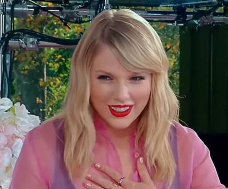 Record per "Lover" di Taylor Swift. E lei paga la pizza ai fan prima del concerto