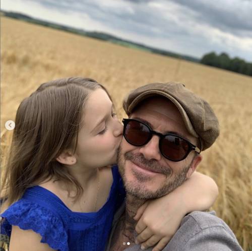 Vacanze al “bacio” per i Beckham che dopo l’Italia volano in Francia da Elton John