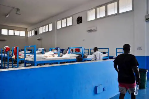 I migranti della Open Arms e della Gregoretti a Pozzallo
