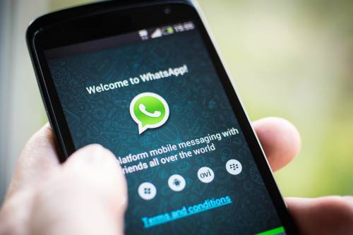 WhatsApp va in "down" In tilt i video e gli audio