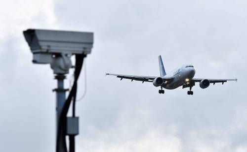 Gli attivisti del Climate Change minacciano l’aeroporto di Heathrow