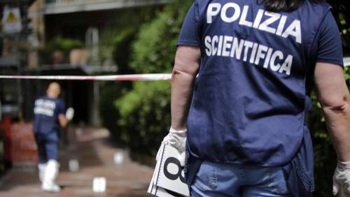 Bologna, donna bruciata viva in strada: si pensa al tentato suicidio