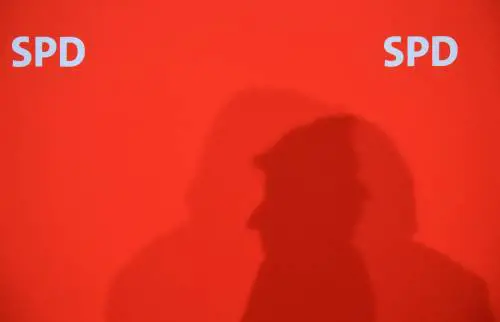 La sinistra tedesca ormai è da ridere: un comico si candida alla guida dell'Spd
