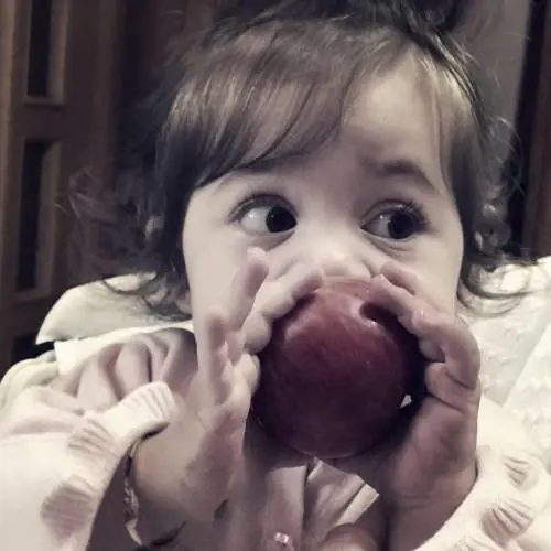 Rubati i soldi delle offerte per Jo, la bambina con malattia rara