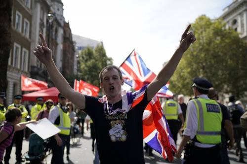 Caos Brexit, dimissioni di un altro ministro