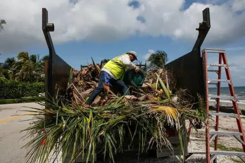 Uragano Dorian, apocalisse alle Bahamas. Allarme altissimo negli Usa