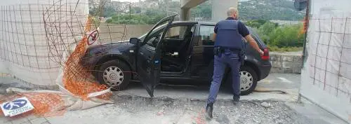 Tensione al confine italo-francese: migrante forza i posti di blocco