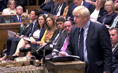 Ora Londra piomba nel caos: il governo Johnson è in bilico